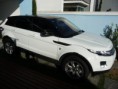 /album/ranger-rover/range-rover-evock-envelopado-teto-em-black-piano-com-apliques-em-fibra-de-carbono-3m-by-envelocar-rj-21-jpg/